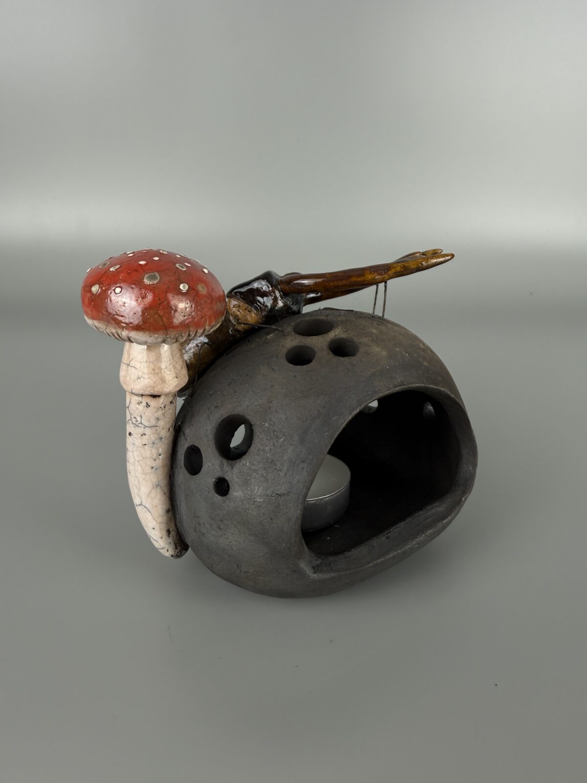 Świecznik z jelonkiem rogaczem Świecznik z jelonkiem rogaczem