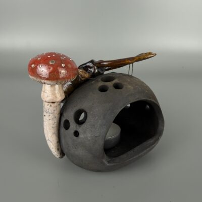 Świecznik z jelonkiem rogaczem Świecznik z jelonkiem rogaczem