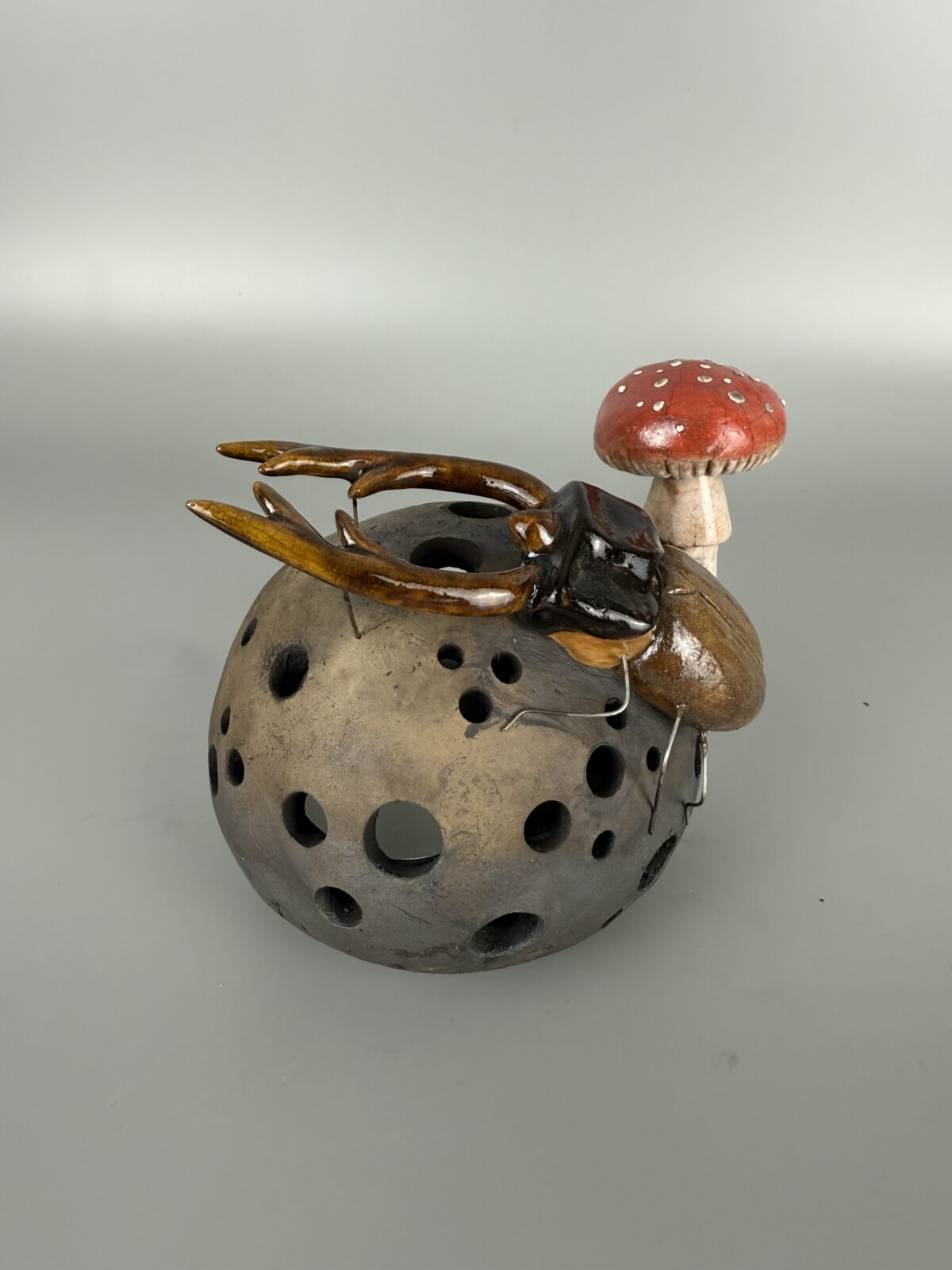 image00012 Świecznik kulka z jelonkiem rogaczem i muchomorem