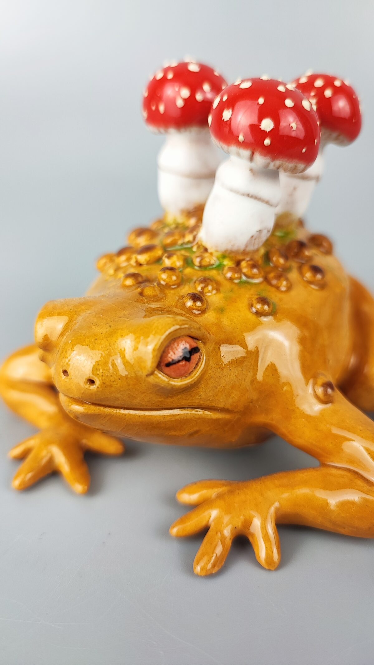 1760966041320 Figurka - Magiczna ropucha z muchomorkami